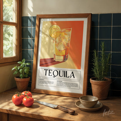 quadro com arte de drink tequila em moldura madeira clara, exposto sobre mesa de madeira com tomates frescos e planta em vaso