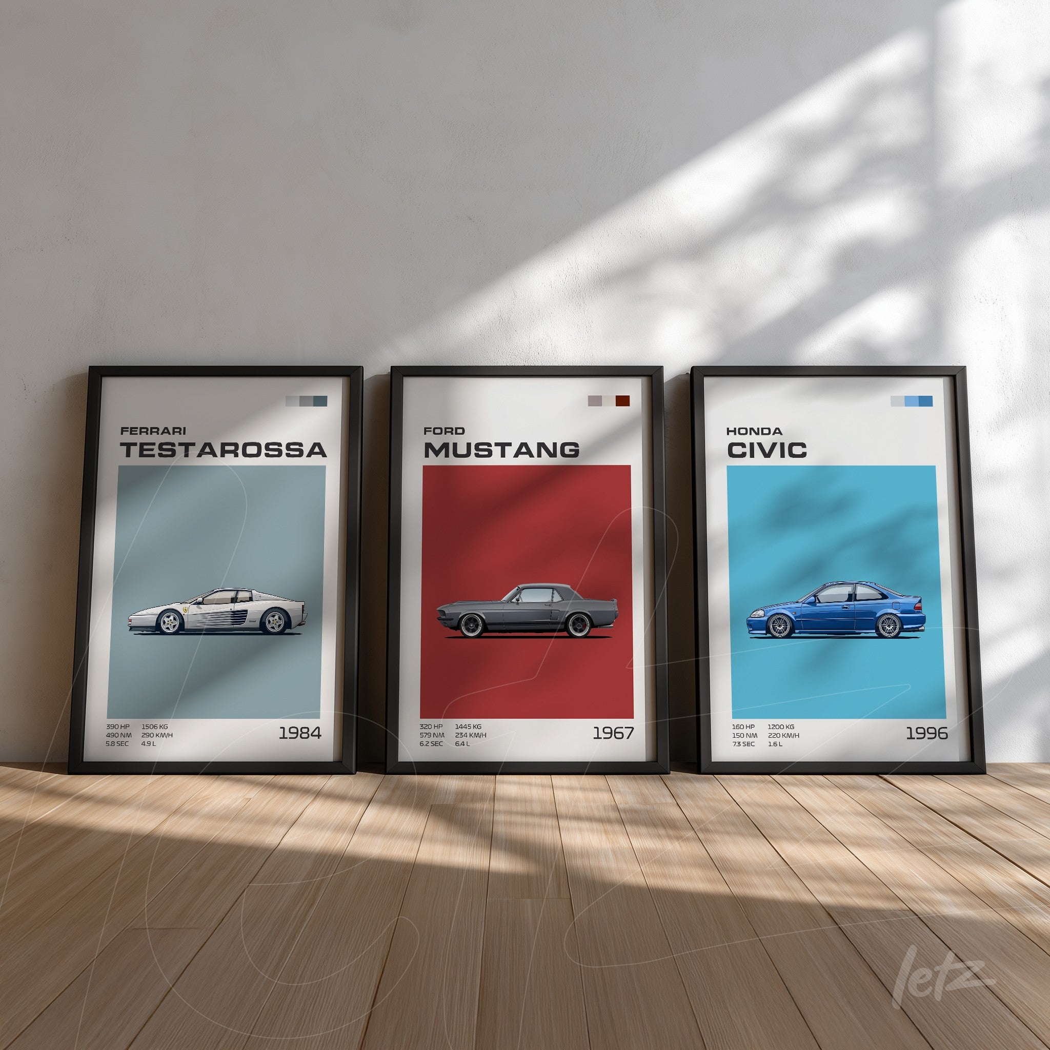 composição com quadros de carros clássicos, incluindo Ferrari Testarossa de 1984, Ford Mustang de 1967 e Honda Civic de 1996, com molduras pretas sobre parede clara