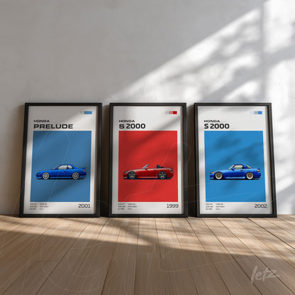 coleção de quadros com ilustrações de carros Honda, incluindo um Prelude azul em fundo azul, um S2000 vermelho em fundo vermelho e outro S2000 azul em fundo branco, todos em molduras pretas