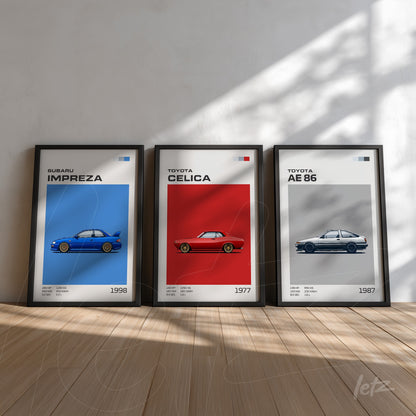 composição com três quadros de carros, destacando Subaru Impreza em azul, Toyota Celica em vermelho e Toyota AE 86 em branco, todos em moldura preta