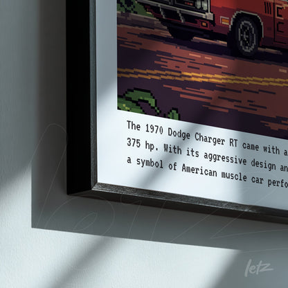 quadro com arte digital do Dodge Charger RT de 1970 em moldura preta com texto descritivo sobre o carro