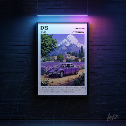 quadro com arte digital do carro Citroën DS de 1969 em moldura preta, com fundo que retrata montanhas e paisagem rural