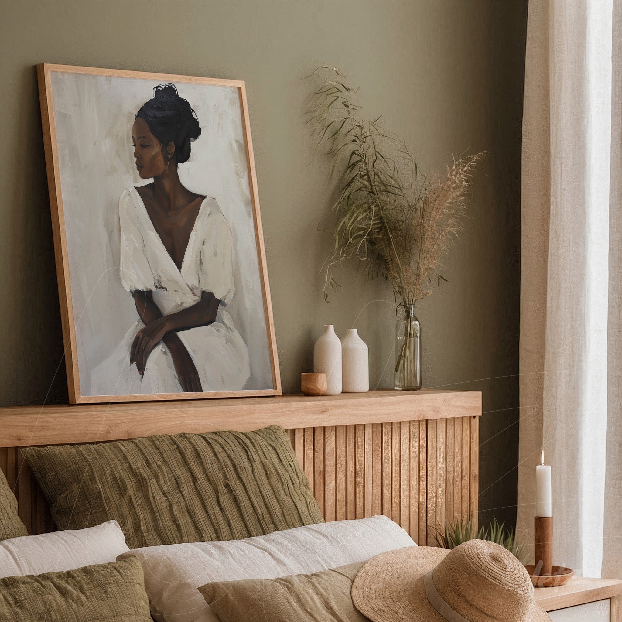 quadro com arte moderna de mulher pensativa, moldura de madeira clara, exposto em ambiente aconchegante com paredes verdes