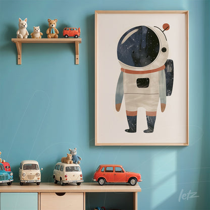 quadro com ilustração de um astronauta em fundo espacial apresentado em moldura clara sobre parede azul