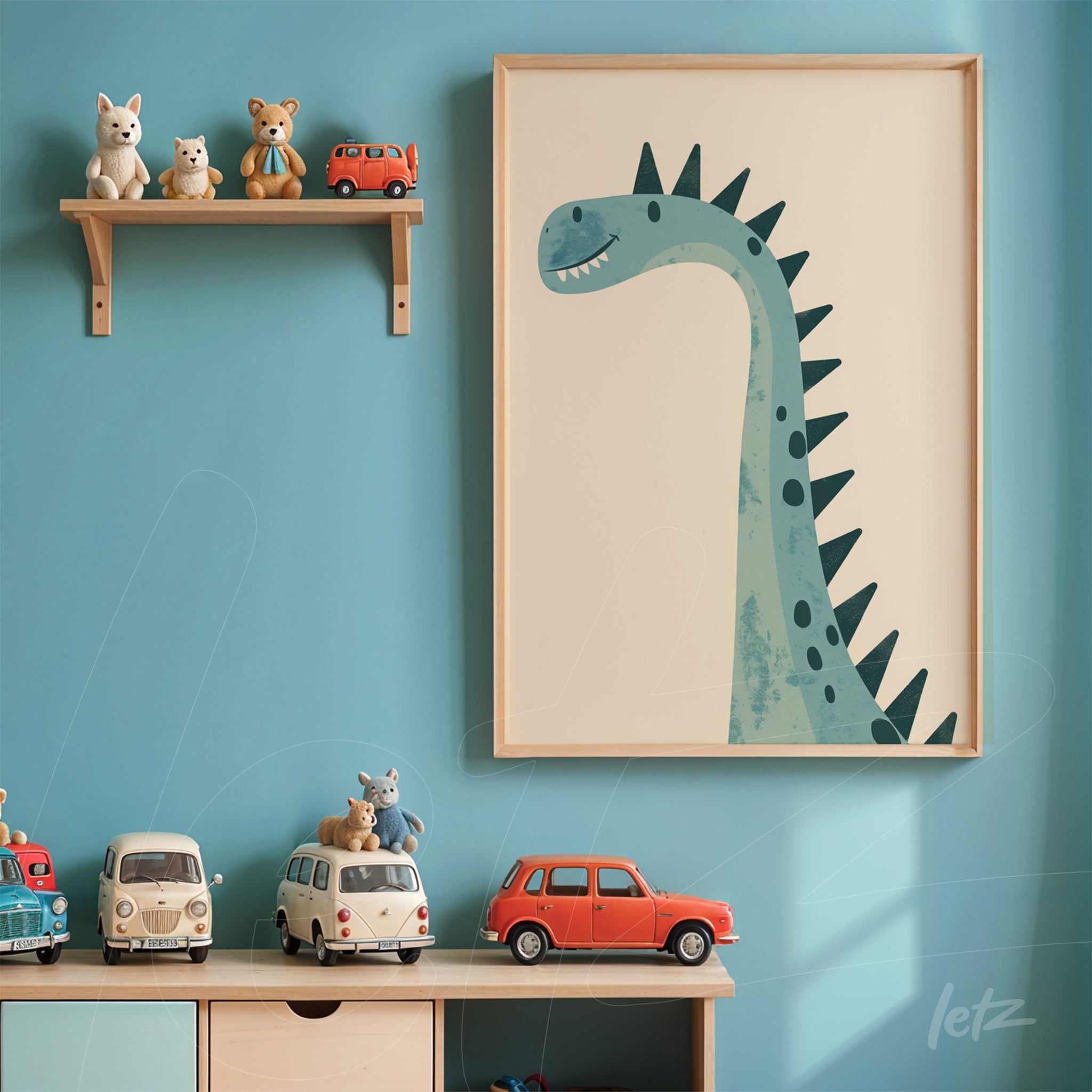 quadro com arte de dinossauro azul em moldura de madeira clara, exposto em parede azul com prateleira de brinquedos