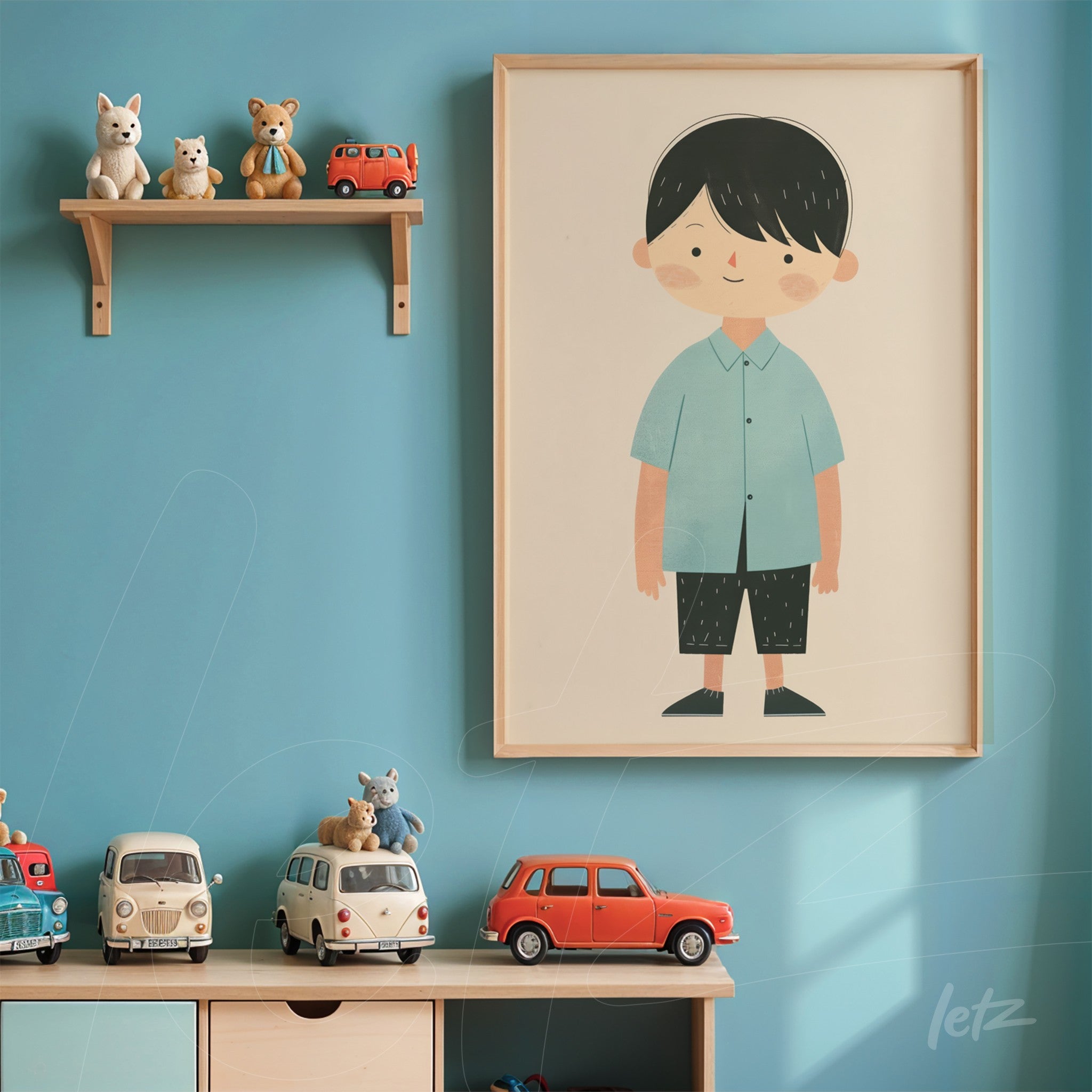 quadro com ilustração de menino com camisa azul em moldura clara sobre parede azul, ao lado de prateleira com objetos decorativos