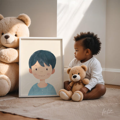 quadro decorativo com ilustração de menino de cabelos curtos e escuros dentro de moldura clara, apoiado ao lado de uma criança com brinquedos de pelúcia