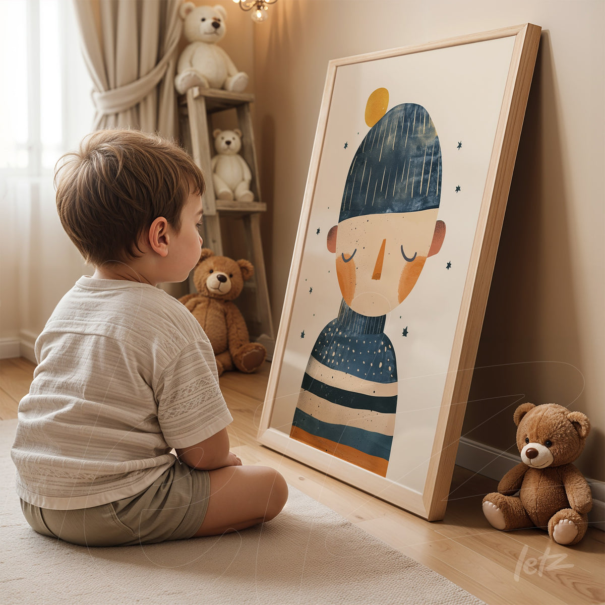 quadro com ilustração lúdica de menino usando gorro e suéter listrado, moldura clara, exibido ao lado de brinquedos em ambiente aconchegante