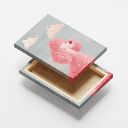 quadro em canvas com ilustração de poodle rosa sobre fundo azul claro e nuvens brancas