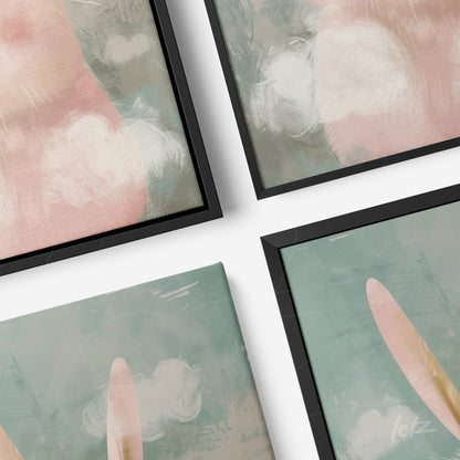 composição de quadros com arte abstrata em tons suaves de rosa e verde com moldura preta fina