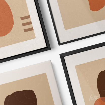 composição de quadros abstratos em molduras pretas e tela canvas, com formas geométricas em tons terrosos sobre fundo bege