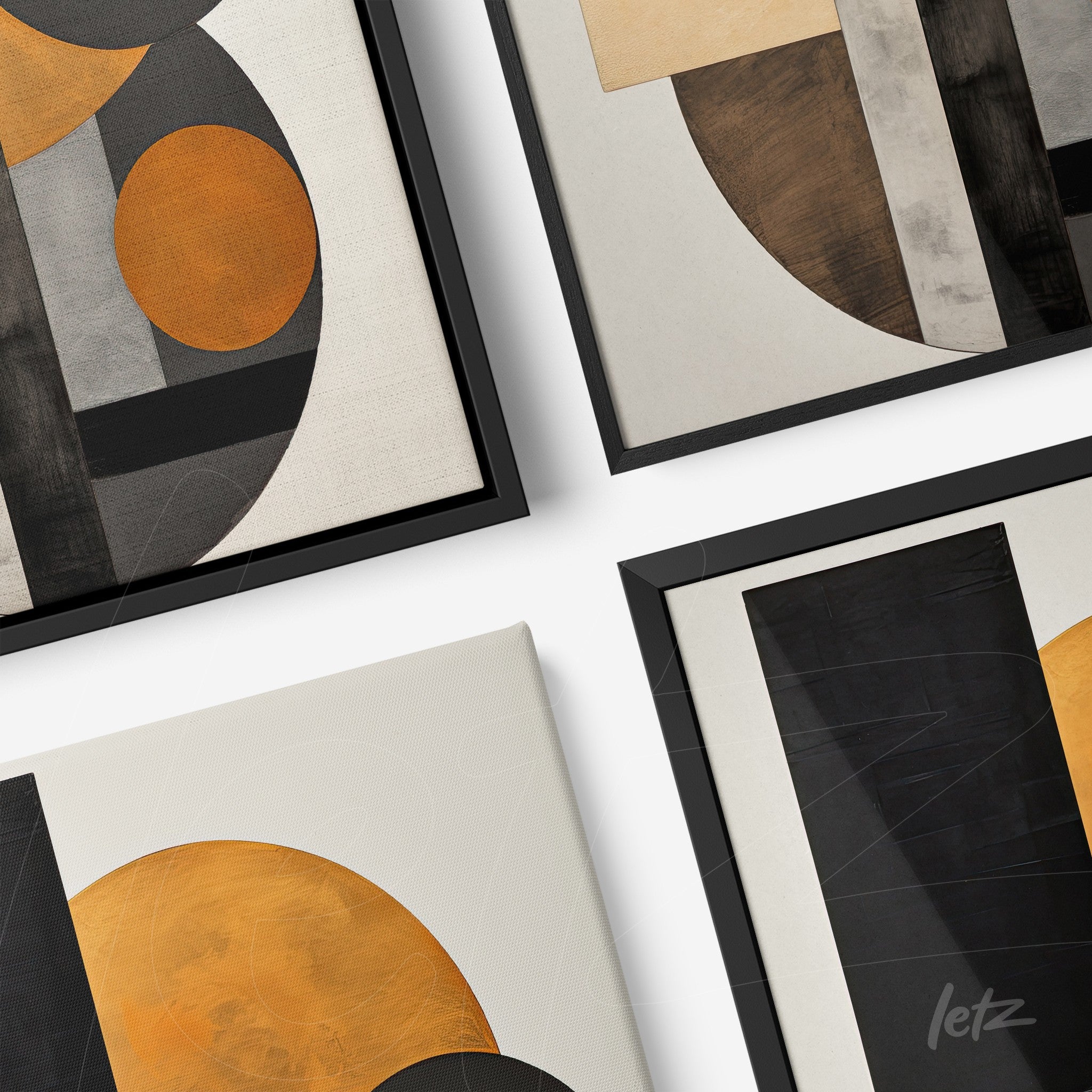 composição de quadros abstratos com formas geométricas em preto, dourado e cinza, molduras pretas