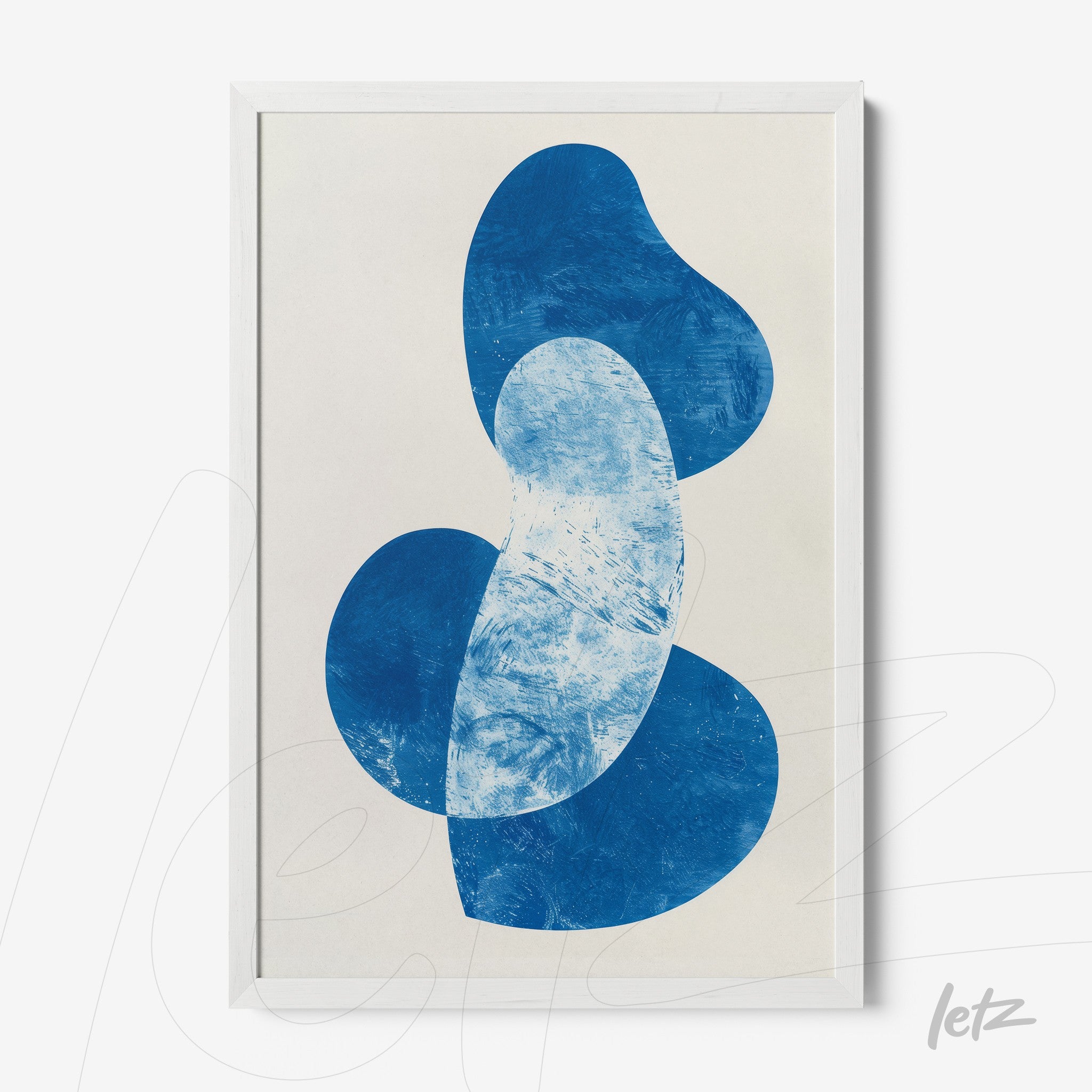 quadro com arte abstrata em tons de azul e fundo claro, moldura branca