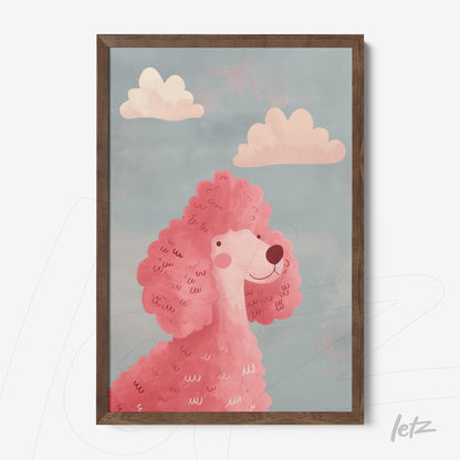 quadro com ilustração de um poodle rosa em fundo azul claro com nuvens suaves, em moldura de madeira escura