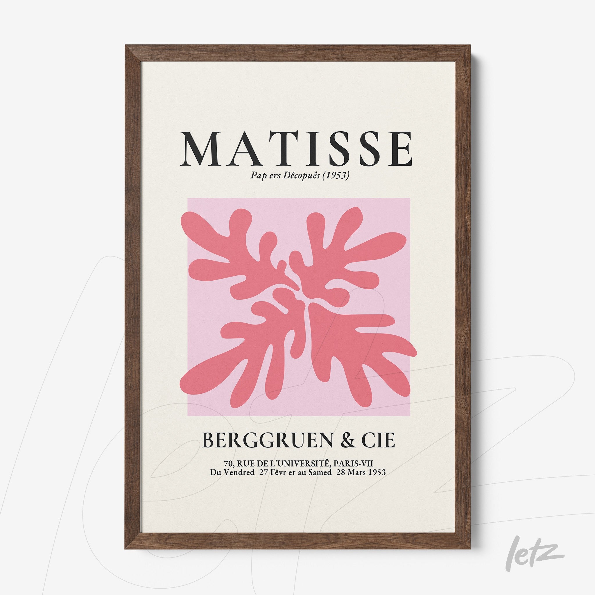 quadro com arte moderna em estilo vintage com fundo rosa e elementos orgânicos em vermelho, moldura de madeira escura