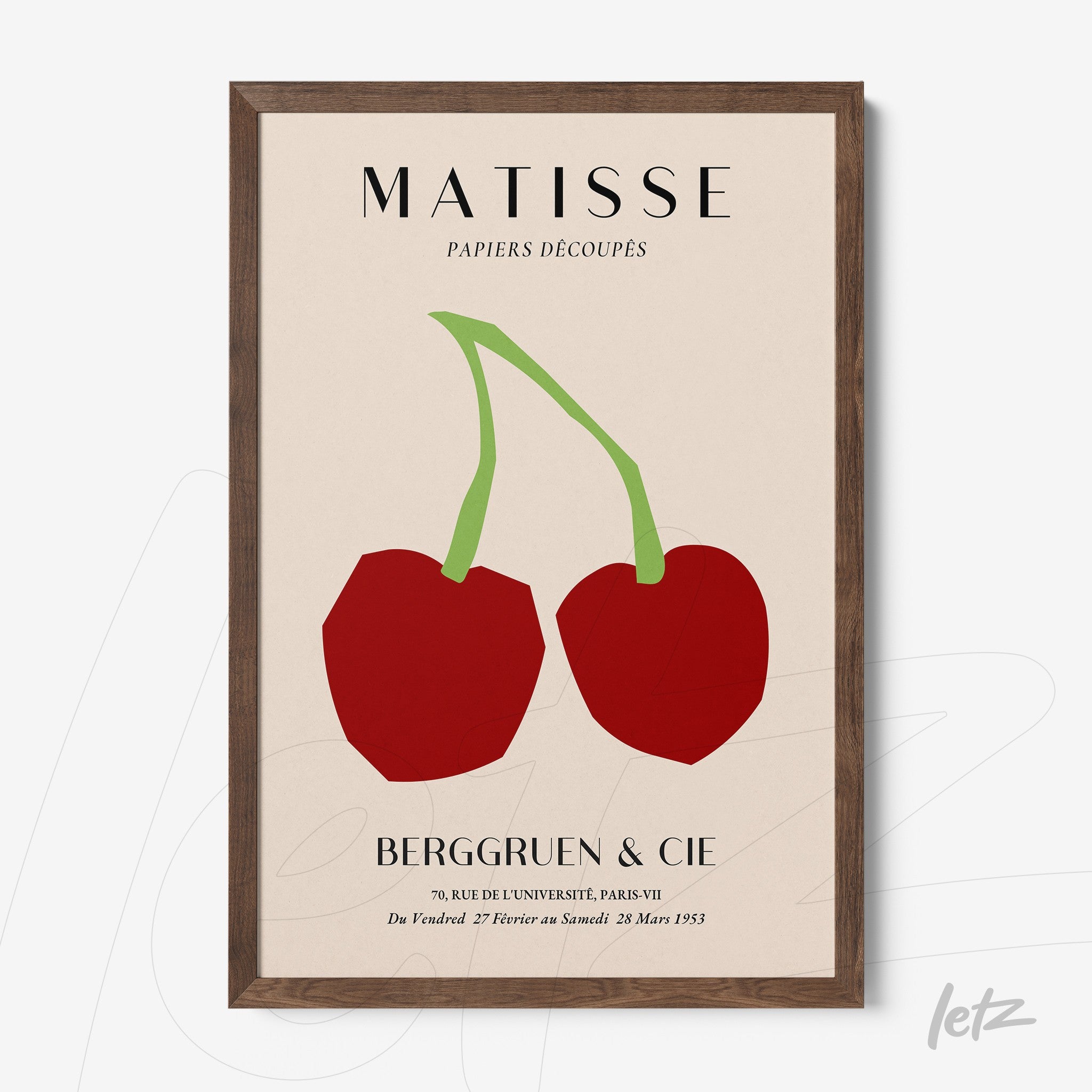 quadro decorativo com arte moderna de duas cerejas vermelhas em fundo bege, moldura de madeira escura