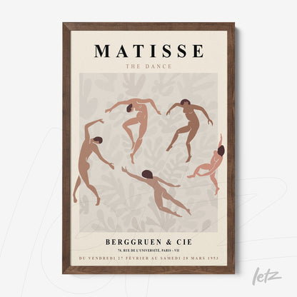 quadro em estilo retro com ilustração de dança de figuras nuas sobre fundo claro, emoldurado com madeira escura