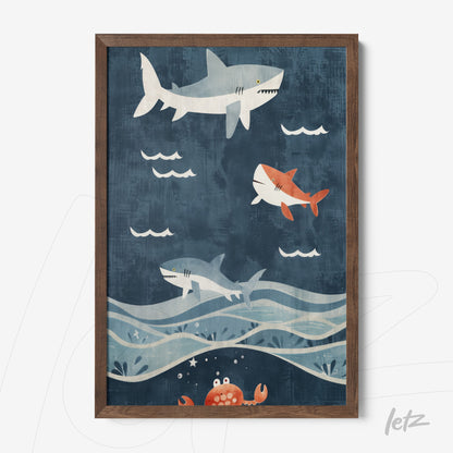 quadro com ilustração infantil de tubarões e caranguejo em fundo azul escuro com moldura de madeira