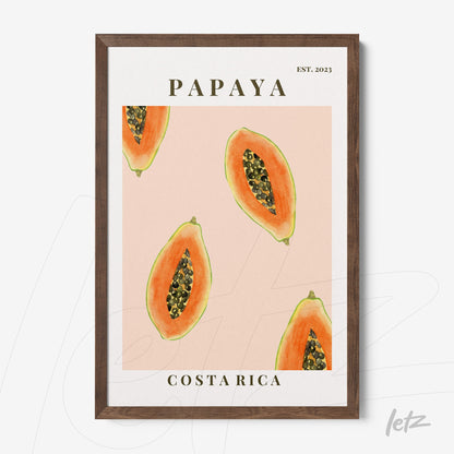 quadro com ilustrações de papaia em fundo rosa, moldura de madeira escura e texto em destaque
