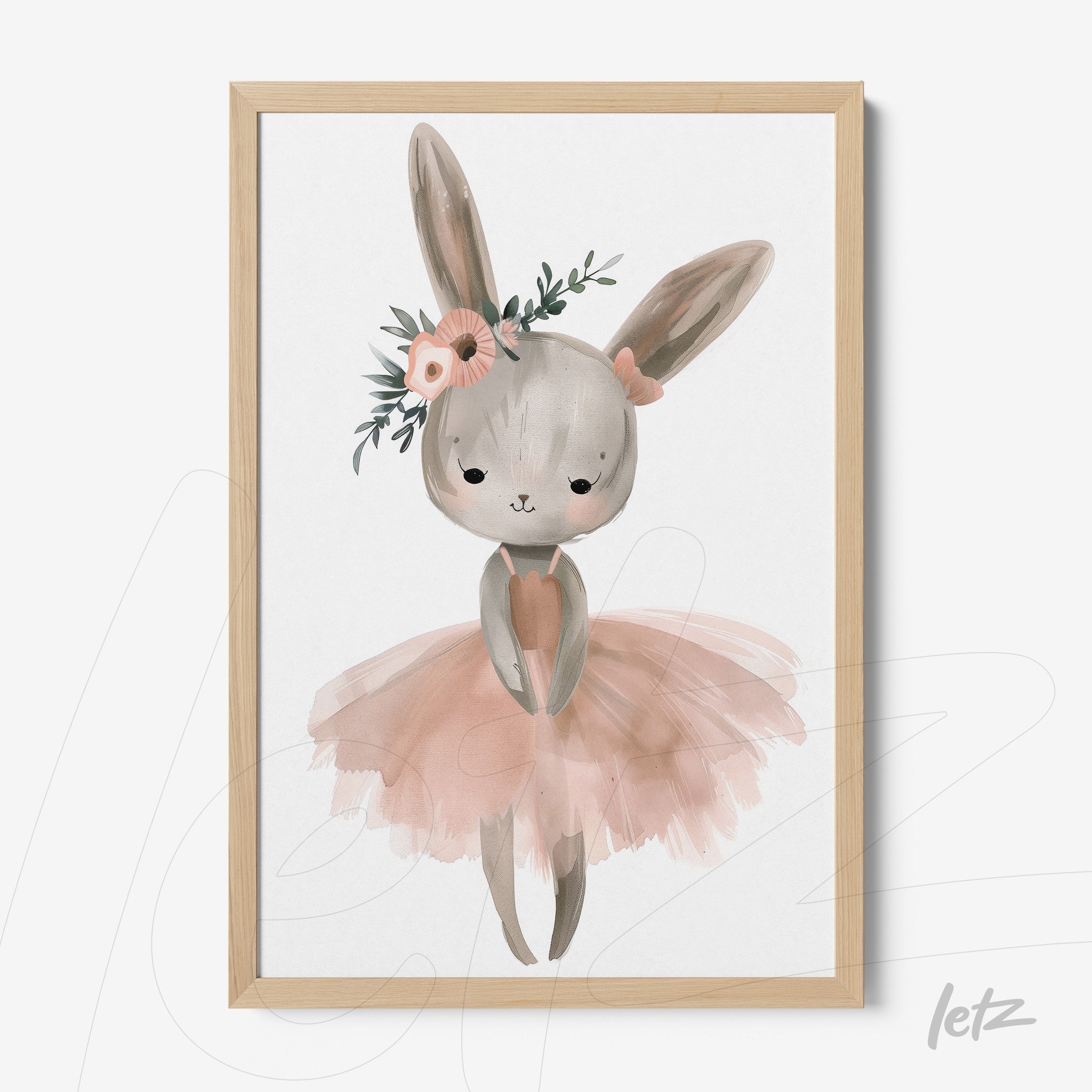 quadro com ilustração de coelha bailarina usando um vestido rosa, adornada com flores na cabeça, em moldura de madeira clara