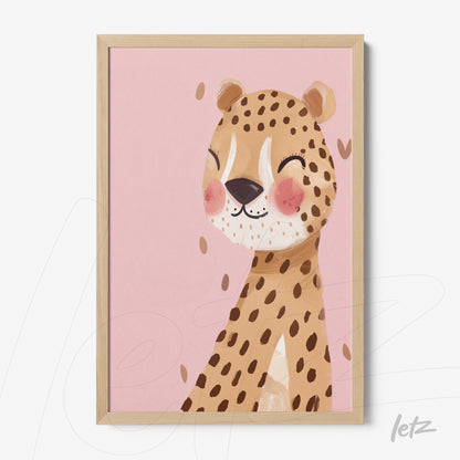 quadro com arte ilustrativa de um leopardo sorridente em fundo rosa e moldura de madeira clara
