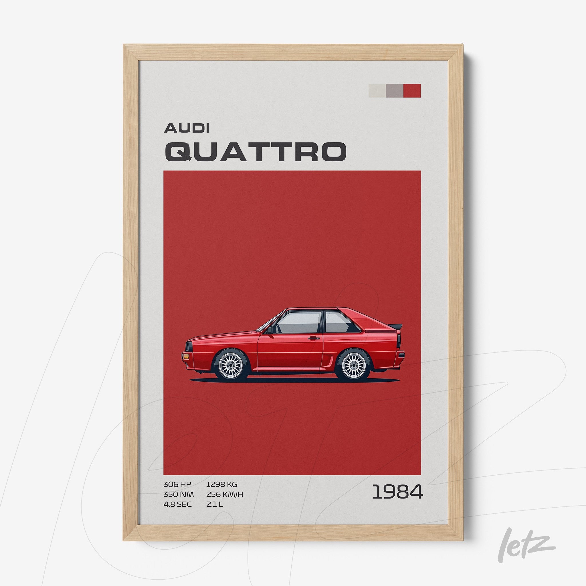 quadro com ilustração do carro Audi Quattro vermelho em fundo vermelho, com moldura de madeira clara e detalhes gráficos em texto ao fundo