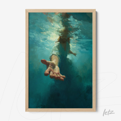 quadro com ilustração de uma mão emergindo de água em tom azul profundo, moldura em madeira clara