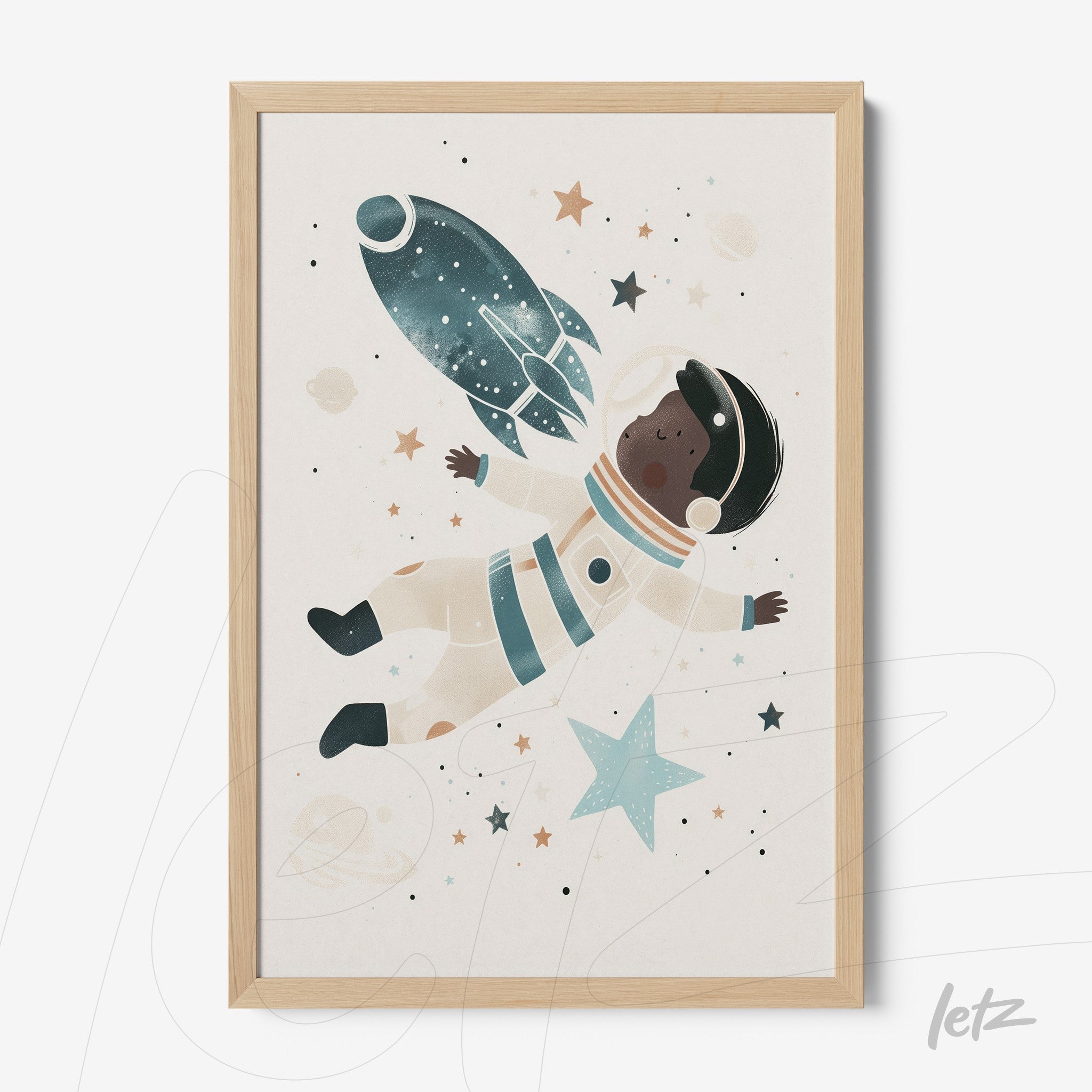 quadro com ilustração de astronauta flutuando no espaço em moldura de madeira clara