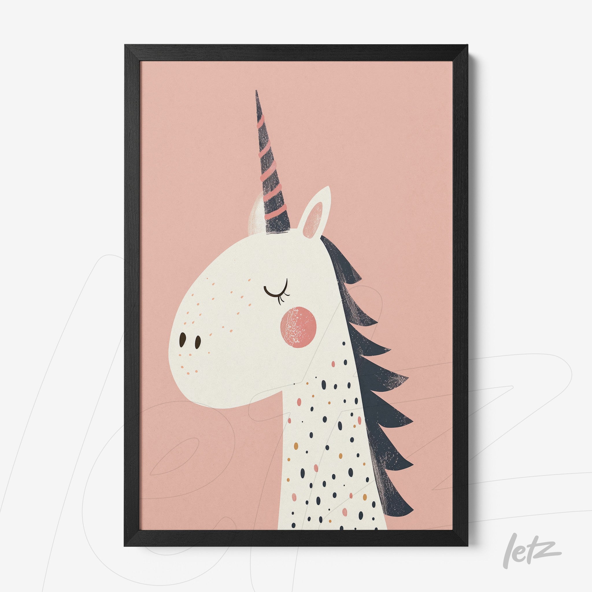quadro com ilustração de um unicórnio em fundo rosa e moldura preta