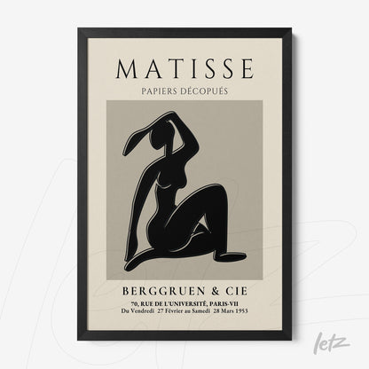 quadro com arte vintage em estilo minimalista de figura feminina em fundo neutro com moldura preta