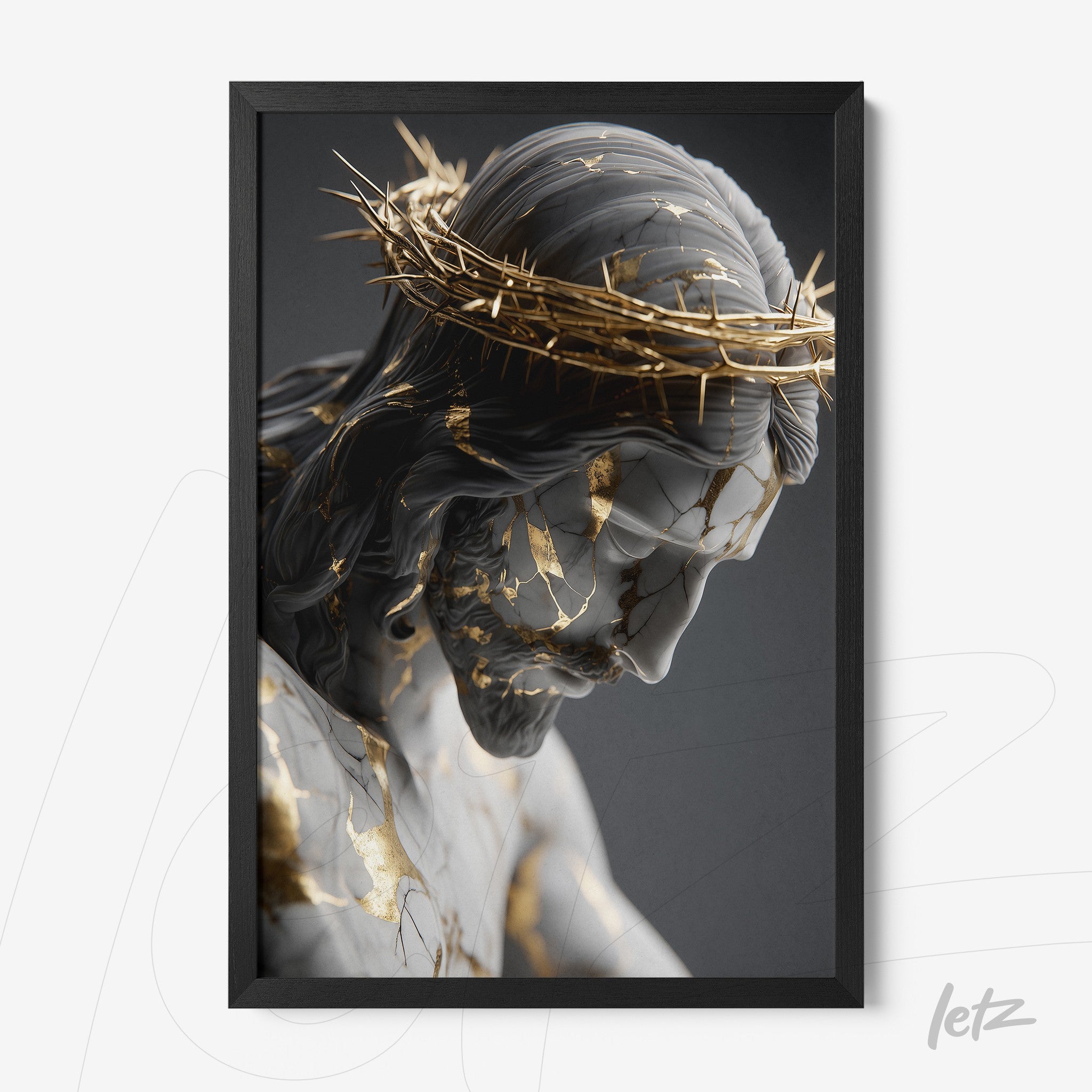 quadro com escultura de Cristo com detalhes em folha de ouro e coroa de espinhos, em moldura preta
