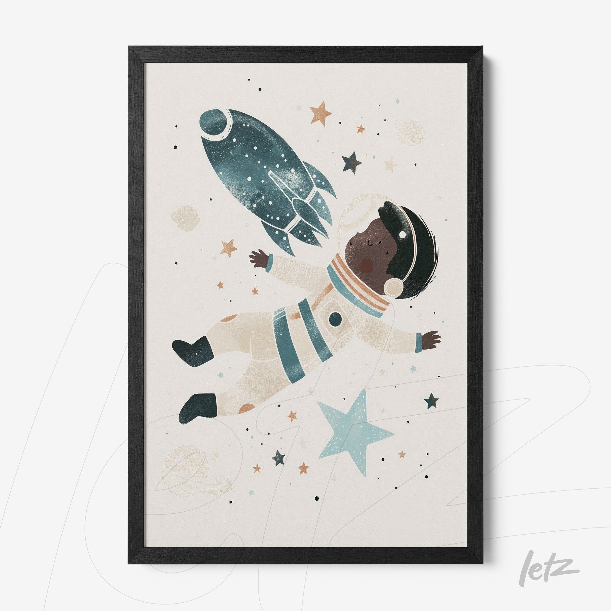 quadro com ilustração de astronauta negro flutuando no espaço, cercado por estrelas e um foguete, em moldura preta