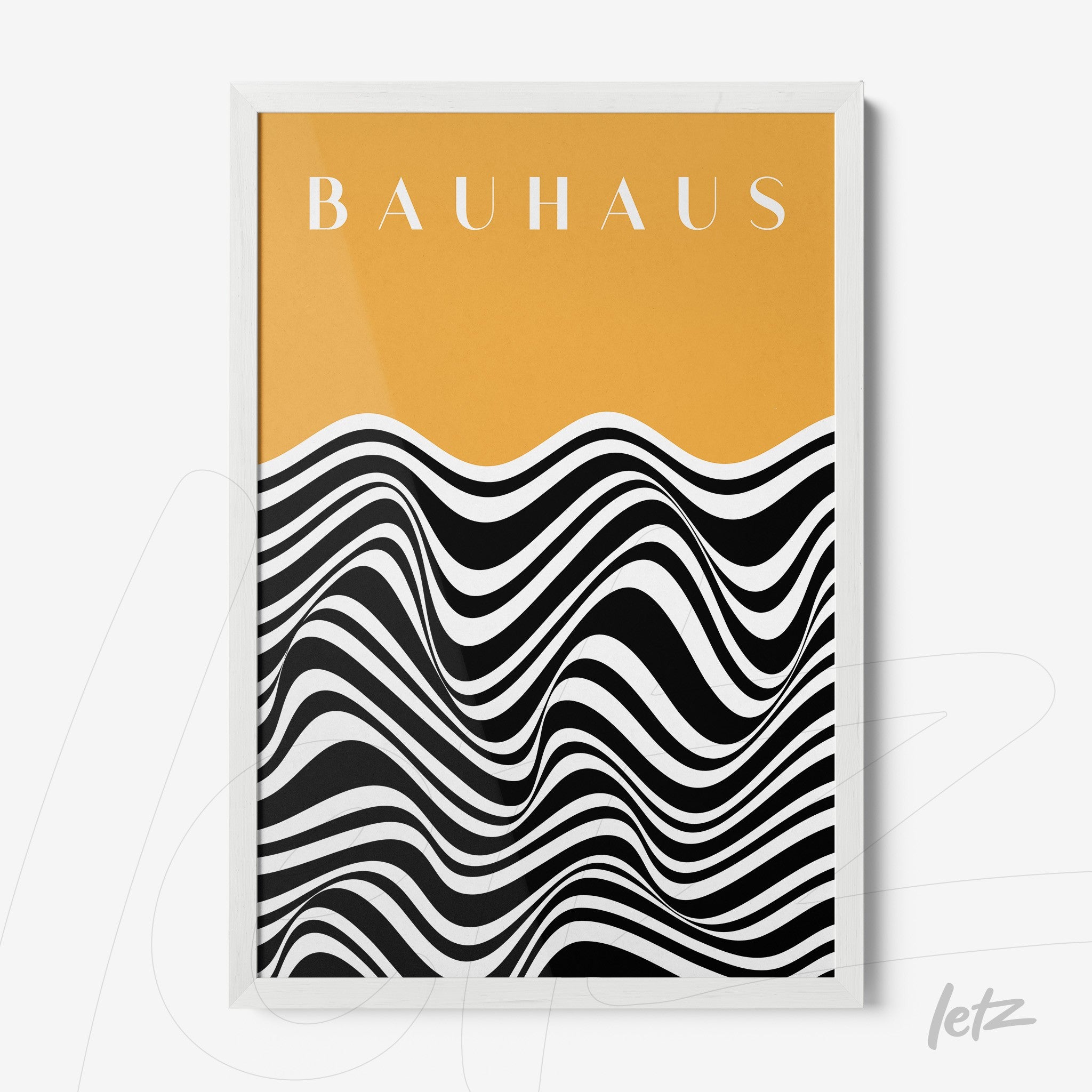pôster com arte abstrata em ondas preto e branco, fundo amarelo e moldura branca