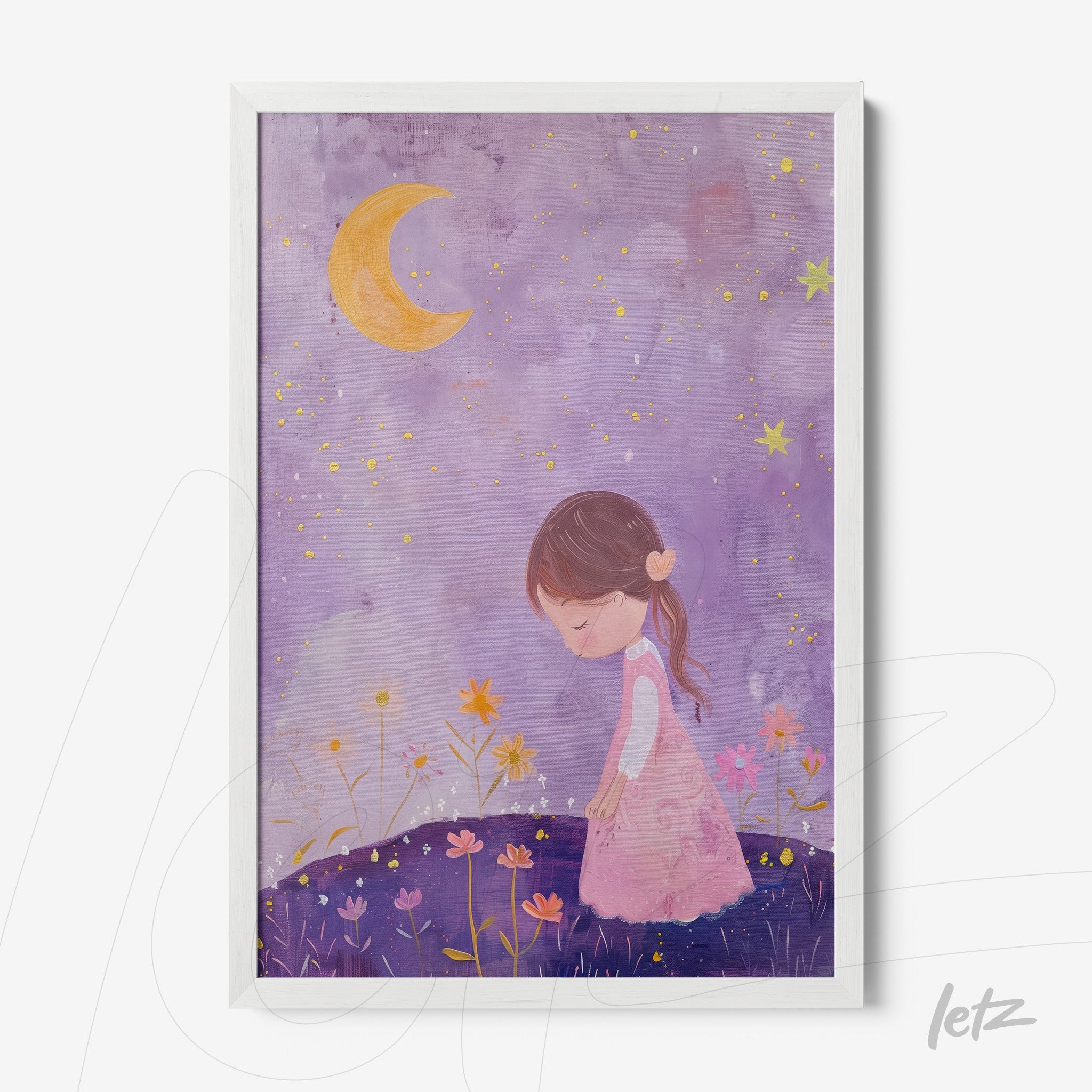 quadro com ilustração infantil de menina com vestido rosa caminhando entre flores sob um céu lilás estrelado com uma lua crescente, moldura branca