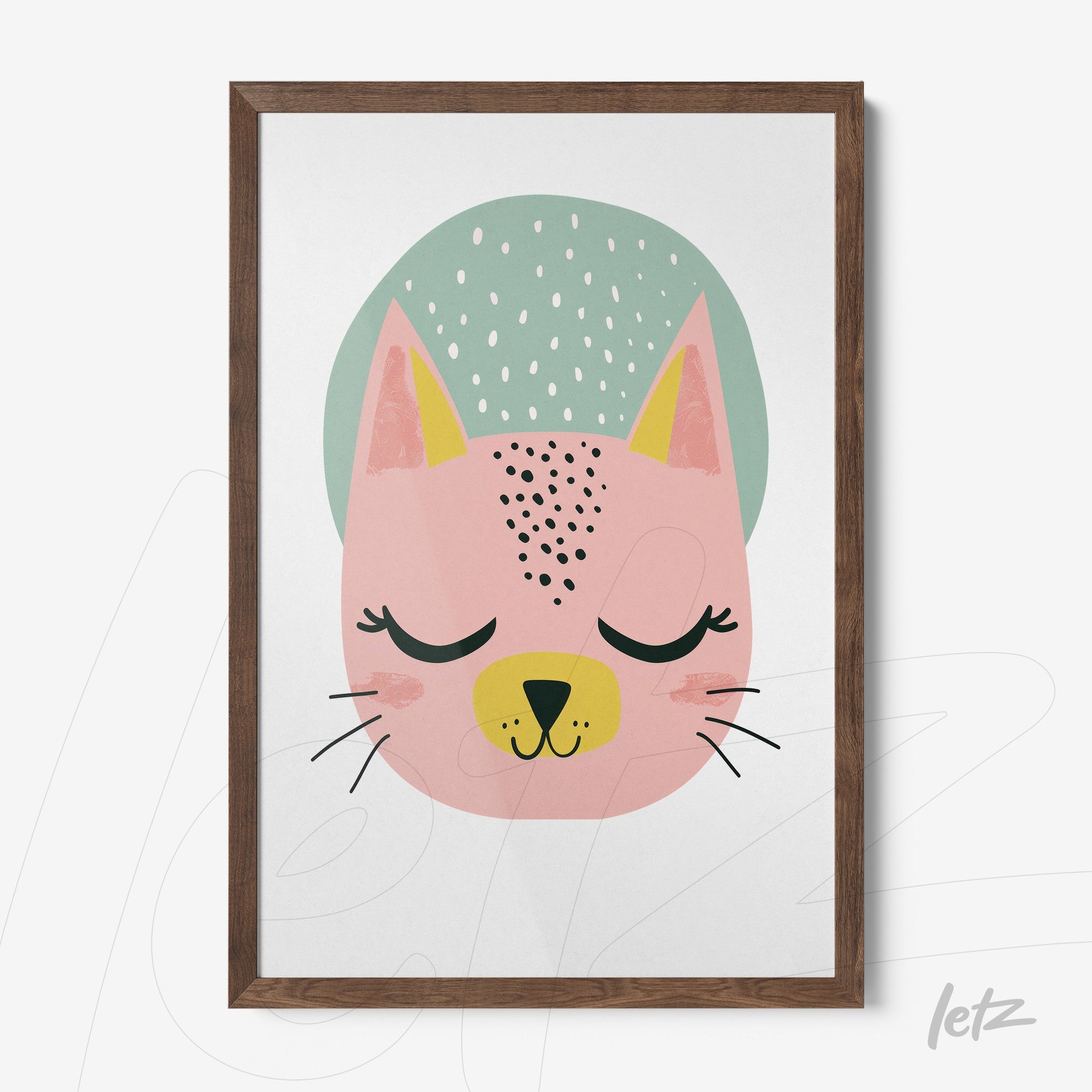 quadro com ilustração divertida de um gato rosa em moldura de madeira escura