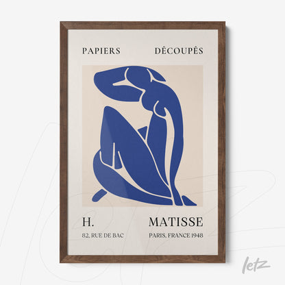 quadro com arte moderna em azul e fundo claro, moldura de madeira escura, inspirado na obra de Matisse