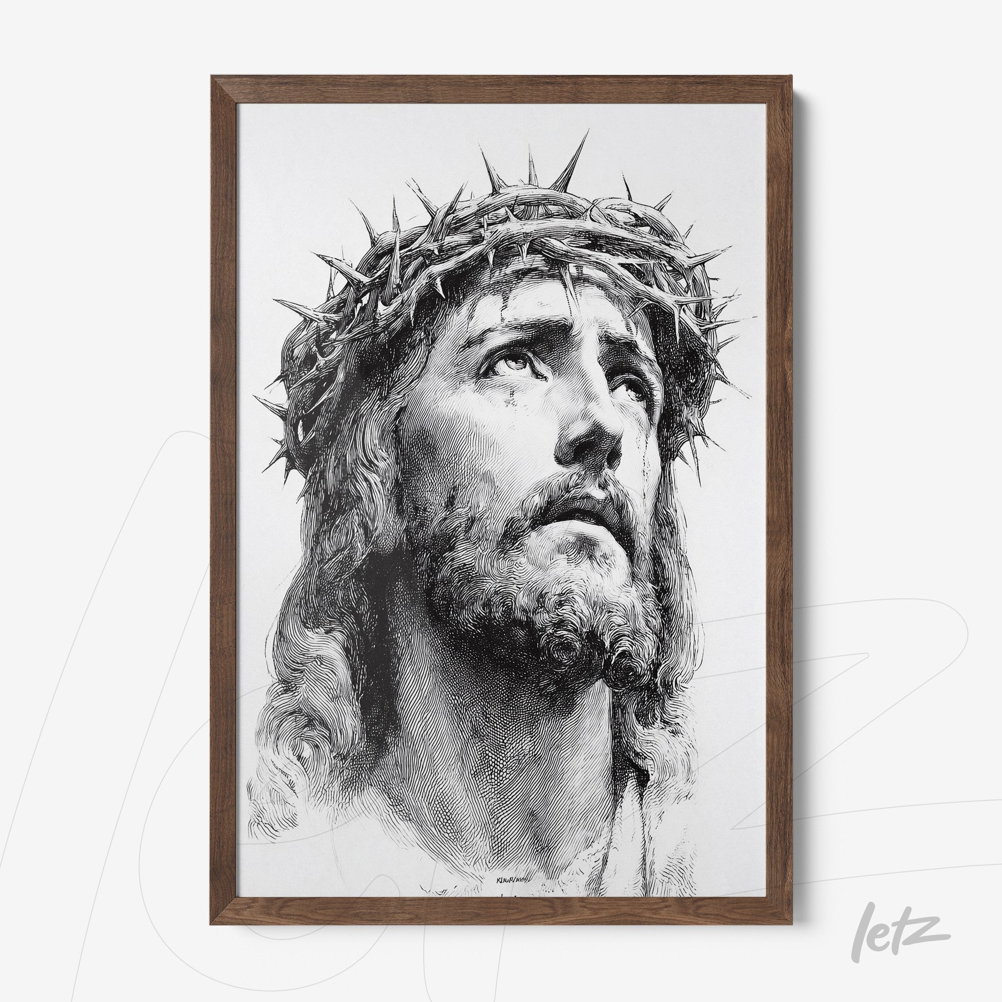 quadro com retrato em preto e branco de Jesus Cristo usando coroa de espinhos em moldura marrom escura