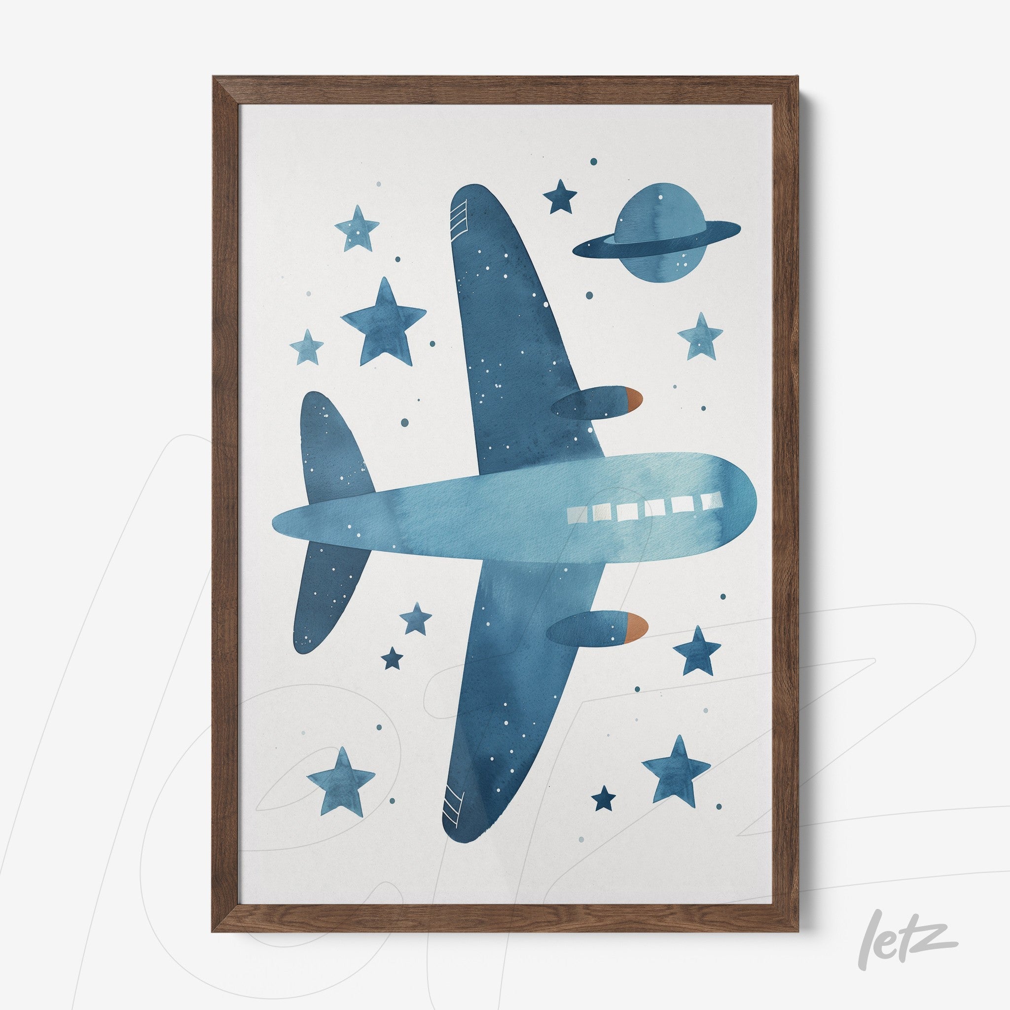 quadro com ilustração de um avião azul sobre fundo branco com estrelas e planetas, moldura de madeira escura