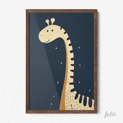 quadro com ilustração divertida de uma girafa em fundo azul escuro, com moldura de madeira clara