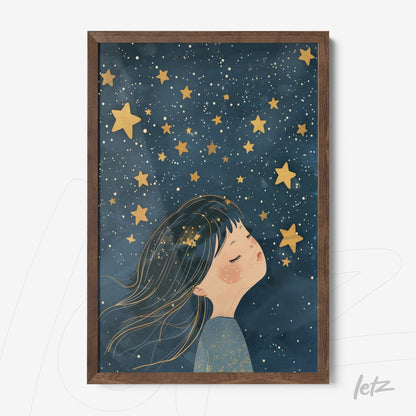 quadro com arte infantil de uma menina sonhando sob um céu estrelado, moldura de madeira escura