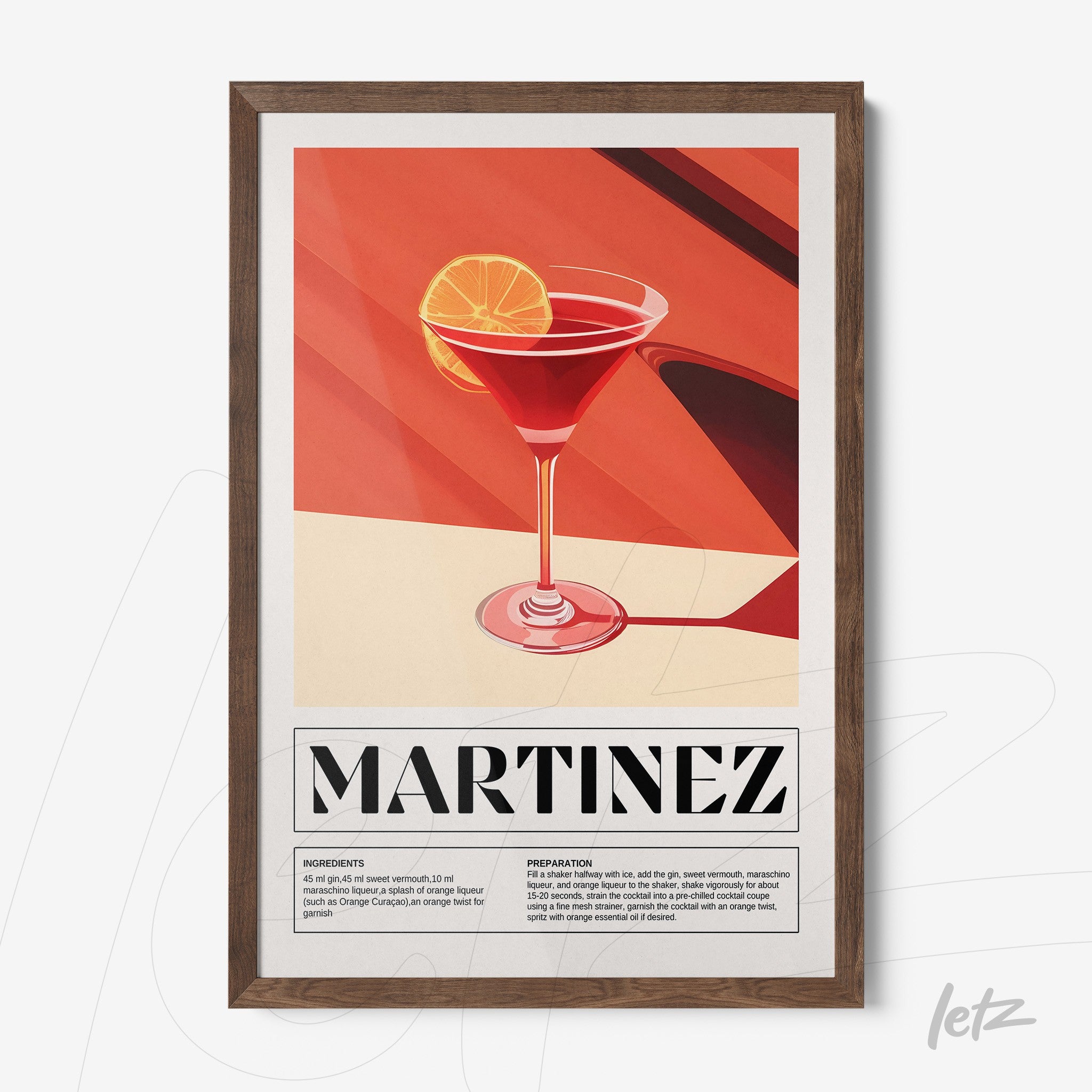 quadro com arte moderna de cocktail martinez em moldura de madeira escura