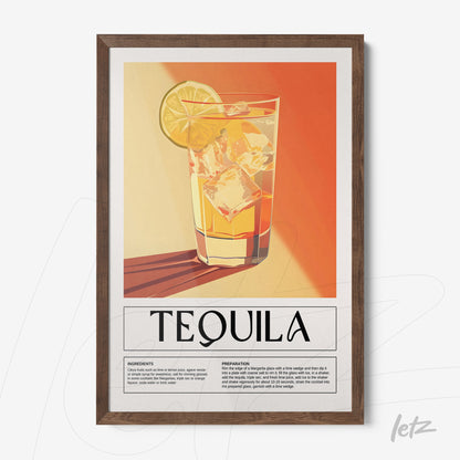 quadro com arte digital de drink tequila servido em copo transparente com gelo e rodela de limão, moldura de madeira clara