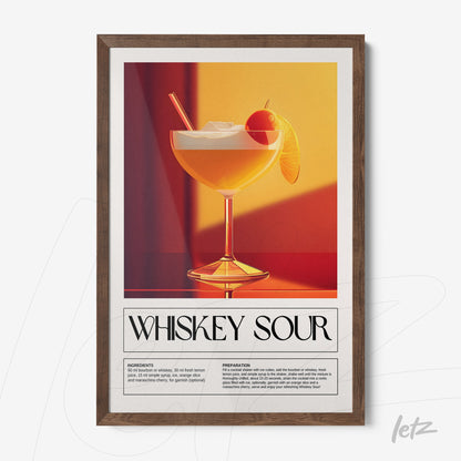 quadro com arte digital de drink whiskey sour em moldura de madeira escura com fundo vibrante em tons quentes