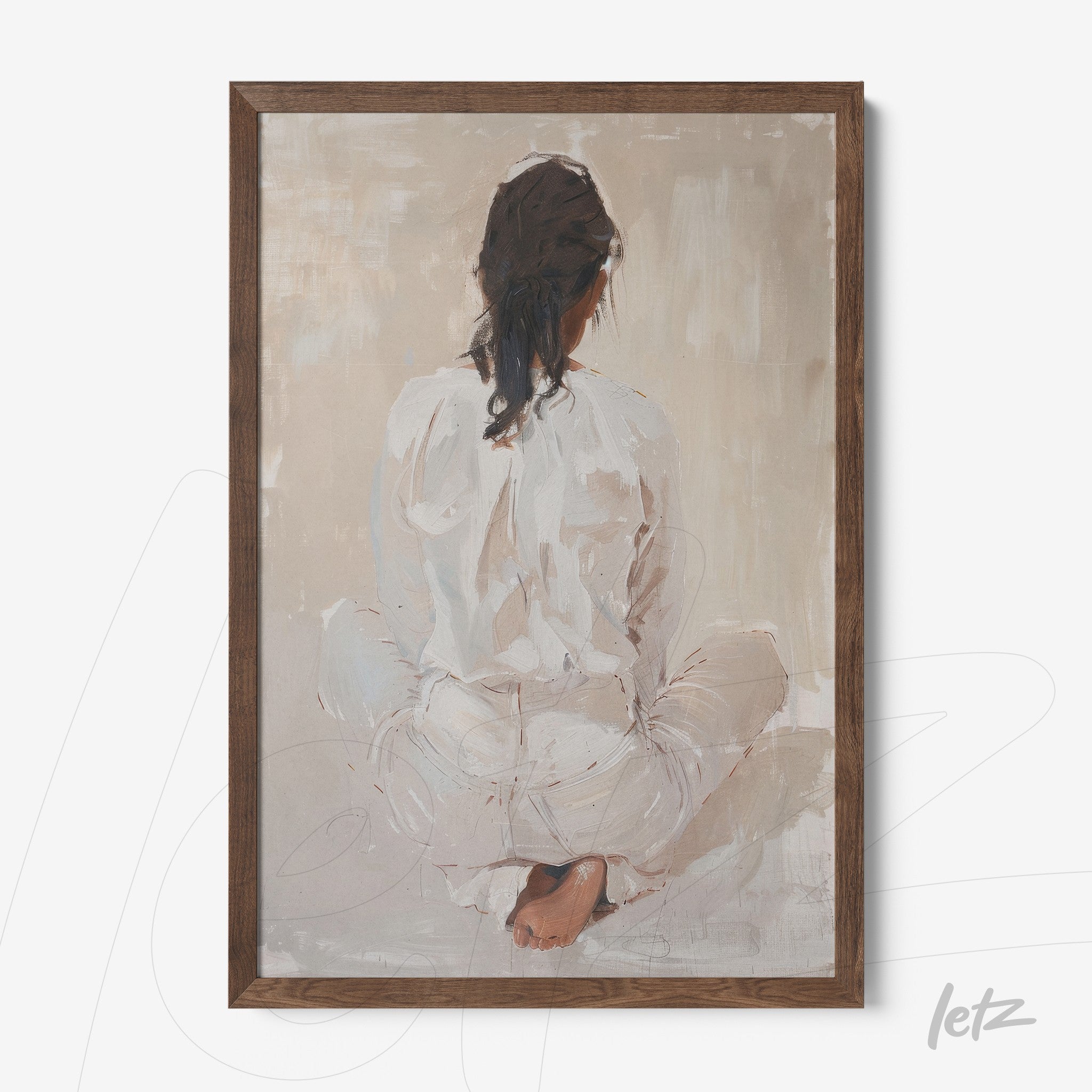 quadro com arte abstrata de uma mulher sentada em pose contemplativa, exibido em moldura de madeira escura