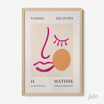 quadro com arte abstrata em estilo minimalista, apresentando linhas coloridas e formas geométricas em destaque, com moldura em madeira clara