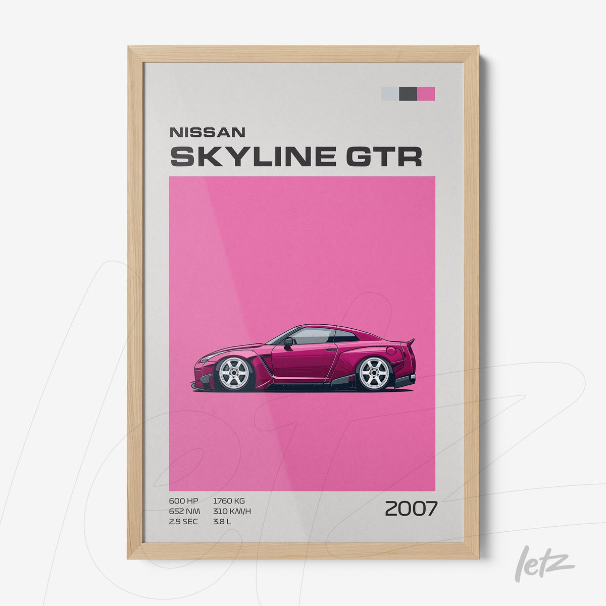 quadro com arte digital do carro Nissan Skyline GTR de 2007 em moldura clara, fundo rosa vibrante