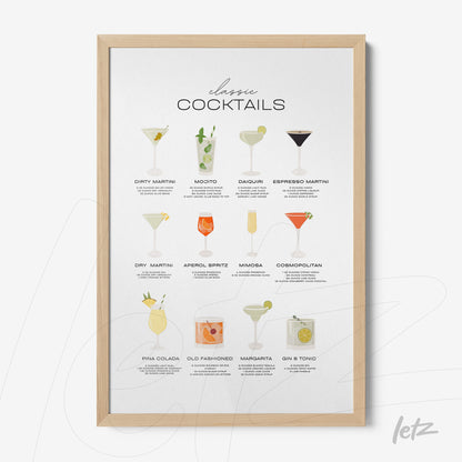 quadro com ilustrações de drinks clássicos em moldura de madeira clara