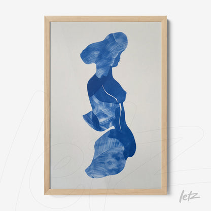 quadro com ilustração abstrata de figura feminina em azul sobre fundo claro, moldura em madeira clara