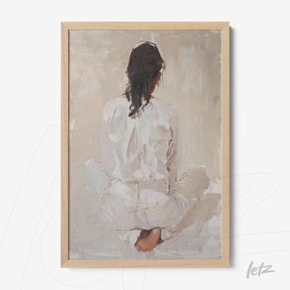 quadro com arte minimalista de uma mulher sentada de costas em tons neutros com moldura clara