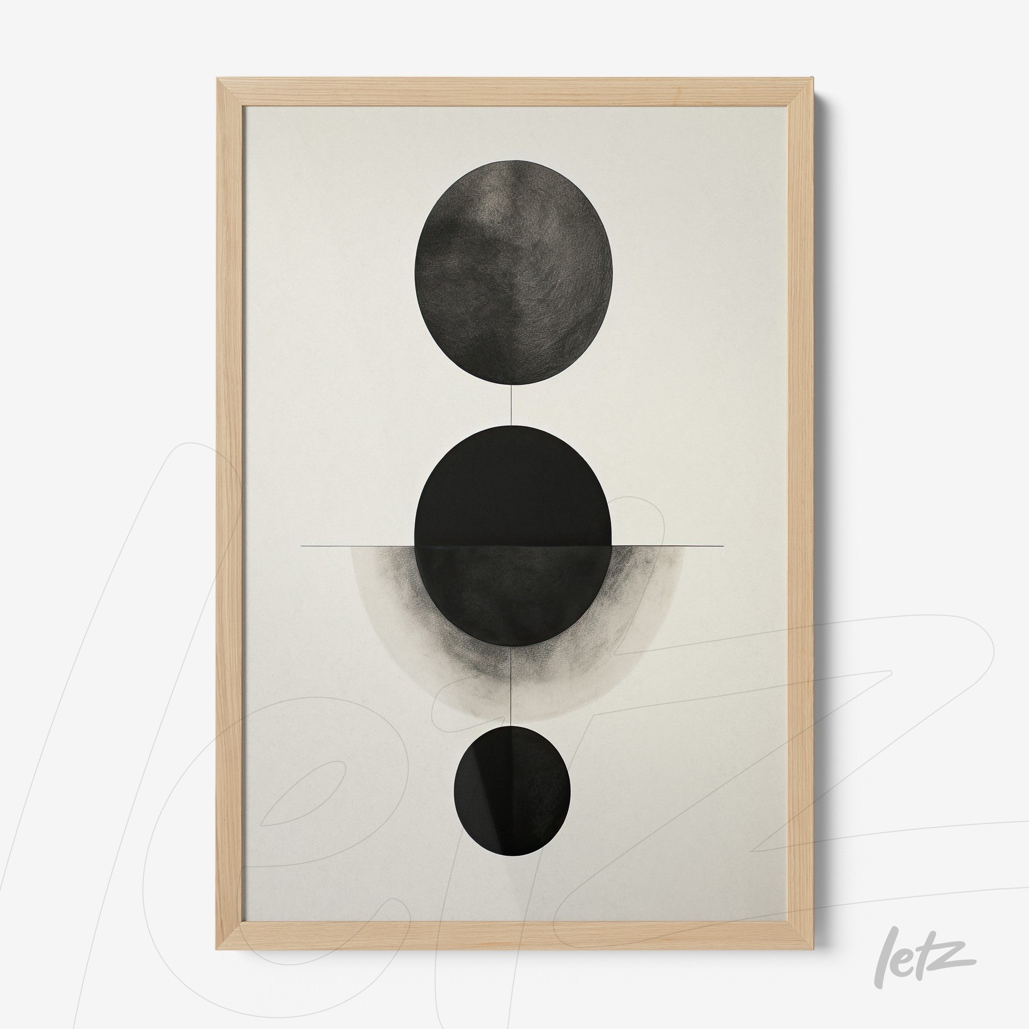 quadro com arte abstrata em preto e branco, apresentando formas circulares sobre fundo claro em moldura de madeira clara